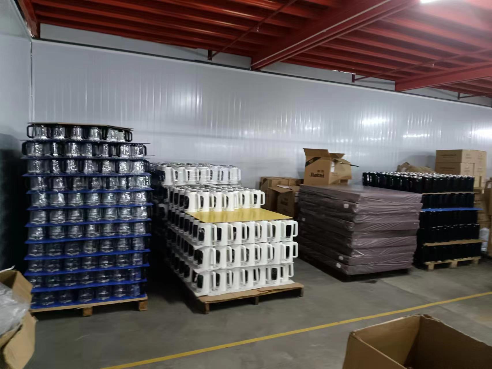 Semi-Products complevit